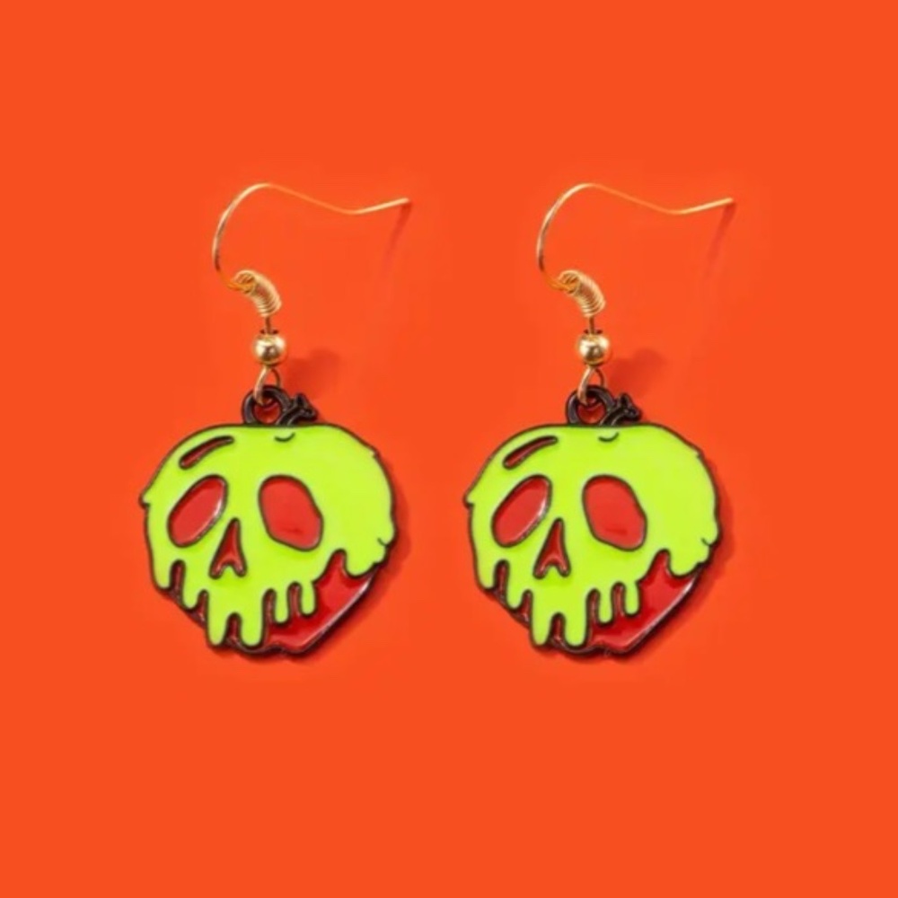 NWT! Disney’s Snow White and the Seven Dwarfs Poison Apple Pierced Earrings!